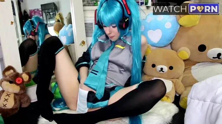 lana rain sexually frustrated miku uses a cucumber 1 jpg